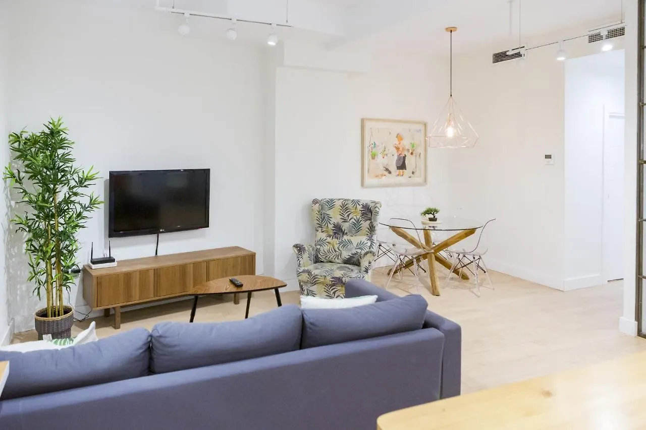 -Malagasunapts-Central&Cozy 3Bds Free Parking Apartment Malaga
